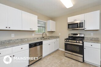 5869 Bobbin Ln in Lithonia, GA - Building Photo - Building Photo