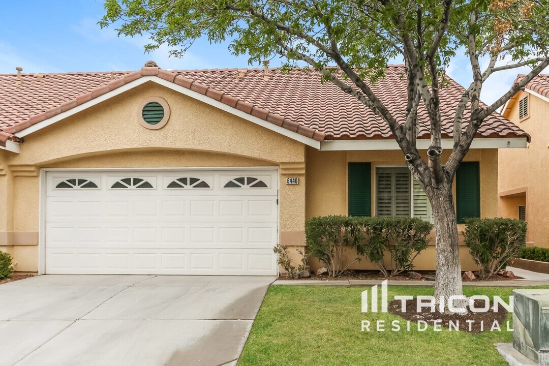 6440 Sundown Heights Ave in Las Vegas, NV - Building Photo