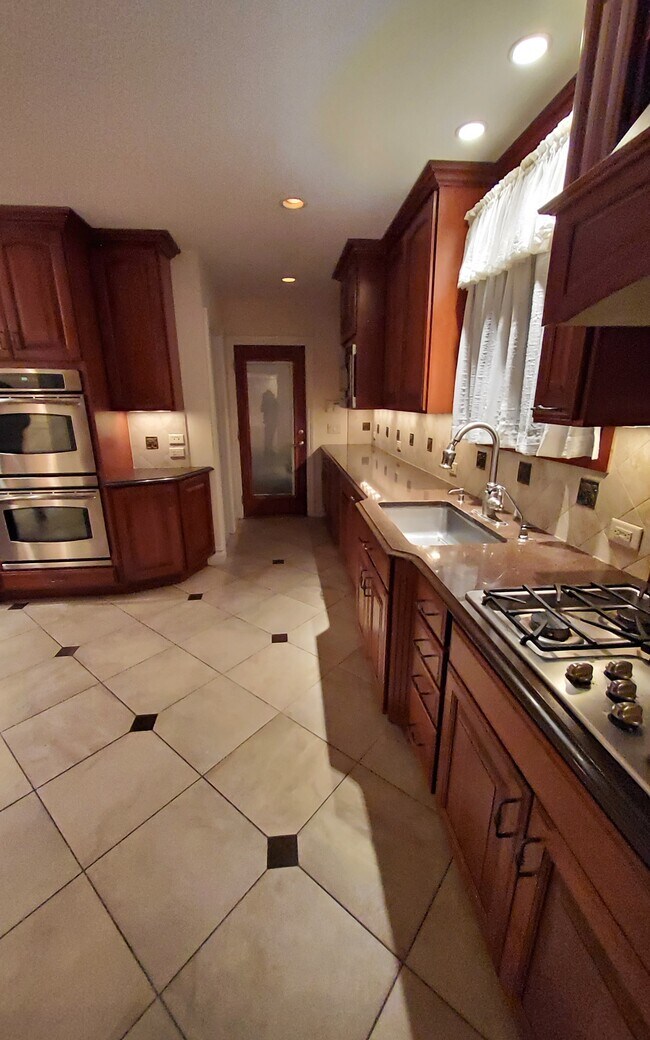 65 Fulton Ave Apartments and Nearby Fairview Apartments For Rent