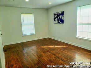 610 El Monte Blvd in San Antonio, TX - Building Photo - Building Photo