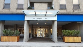 33 Pond Ave in Brookline, MA - Building Photo