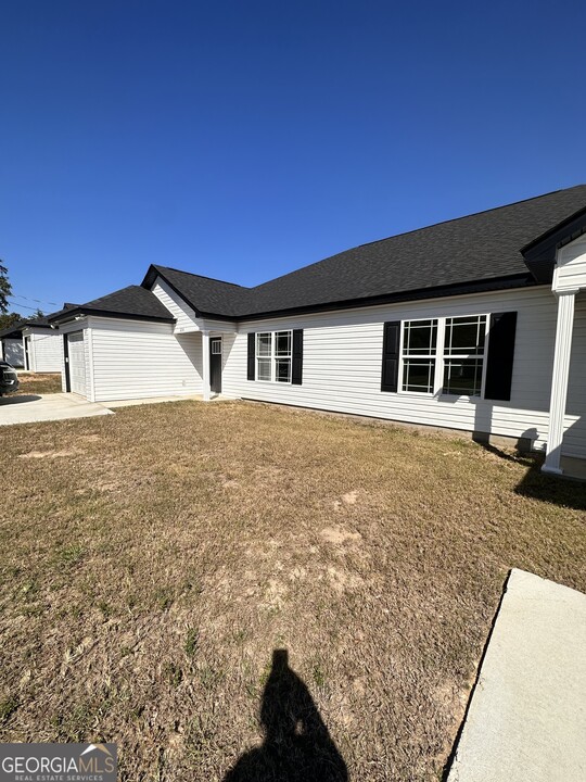 207 Ogden St in Eastman, GA - Building Photo