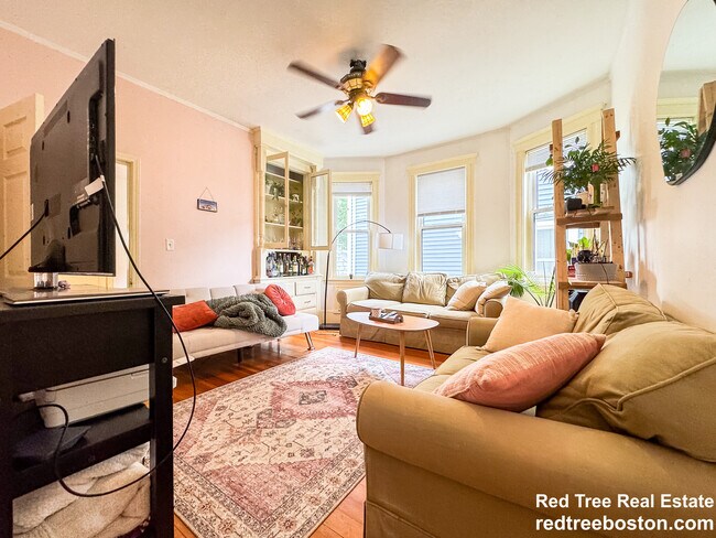 33 Shannon St, Unit 1 in Boston, MA - Building Photo - Building Photo