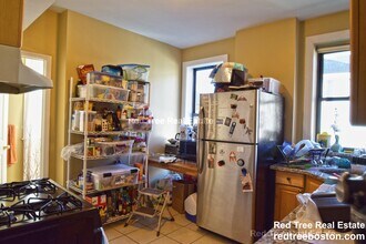 17 Highgate St, Unit 6 in Boston, MA - Foto de edificio - Building Photo