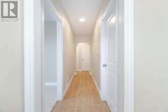132 Cross Ave in Oakville, ON - Building Photo - Building Photo