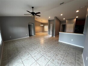 3606 Sail Harbor Drive in Kissimmee, FL - Foto de edificio - Building Photo
