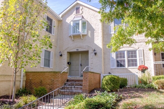 property at 11 Heritage Dr