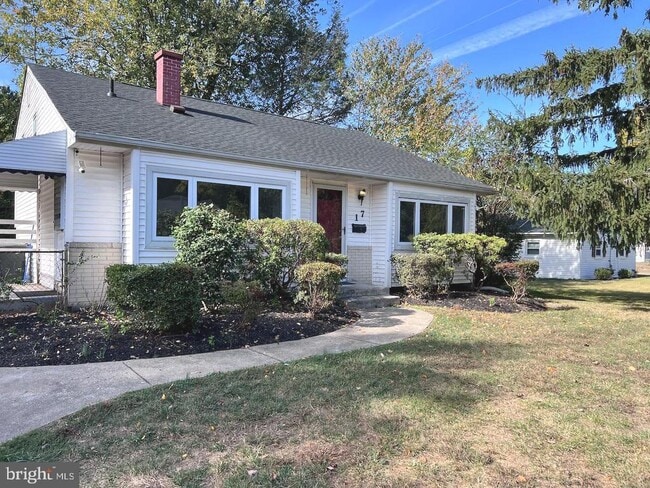 17 Todd Ln