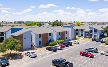 Meridian Park Apartments in Lubbock, TX - Foto de edificio - Building Photo