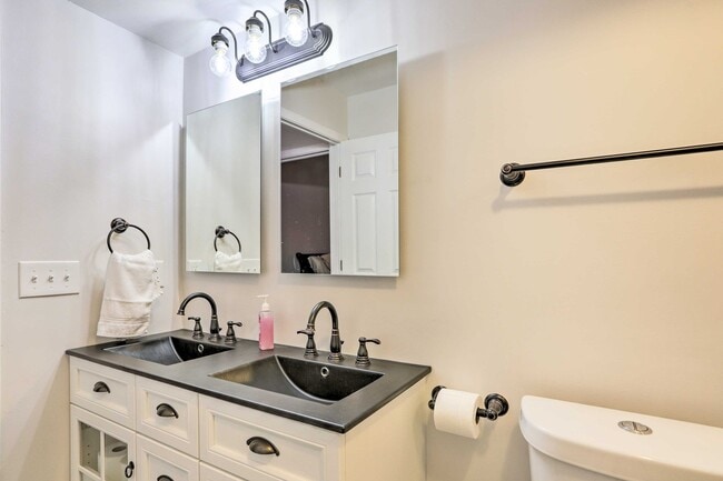 6832 Woodmeadow Dr in Toledo, OH - Building Photo - Building Photo