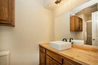 3001 Jennifer Ave in Denison, TX - Foto de edificio - Building Photo