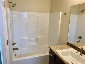 2115 201st Pl SE in Bothell, WA - Building Photo - Building Photo