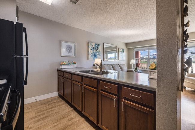 Rio Vista Apartments in Albuquerque, NM - Building Photo - Building Photo