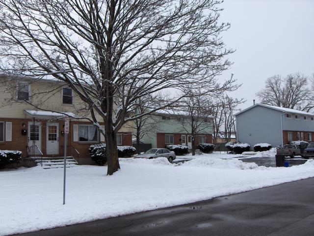 Creekside Townhomes in Cheektowaga, NY - Building Photo