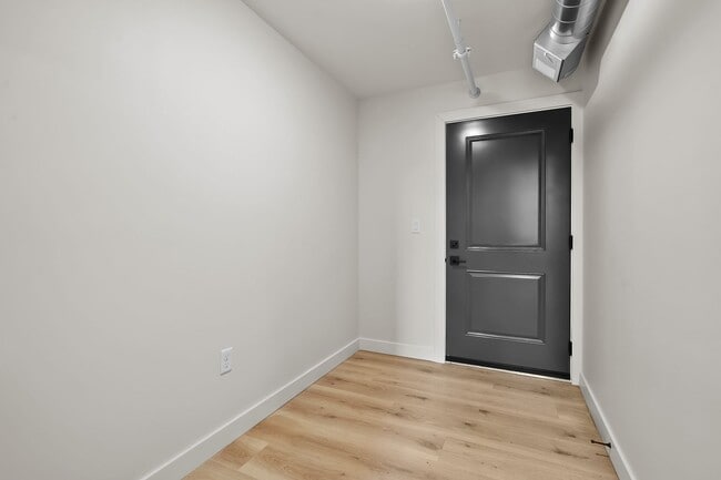 266 E Michigan Ave, Unit 402 in Kalamazoo, MI - Building Photo - Building Photo