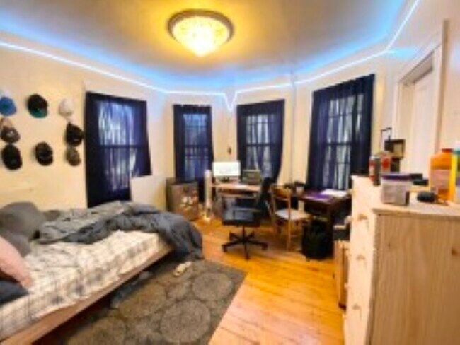 55 Hillside St, Unit 4