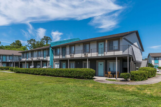 Shore House in Jacksonville, FL - Building Photo - Building Photo