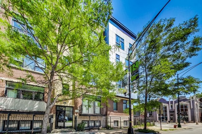 5771 N Ridge Ave in Chicago, IL - Building Photo - Building Photo