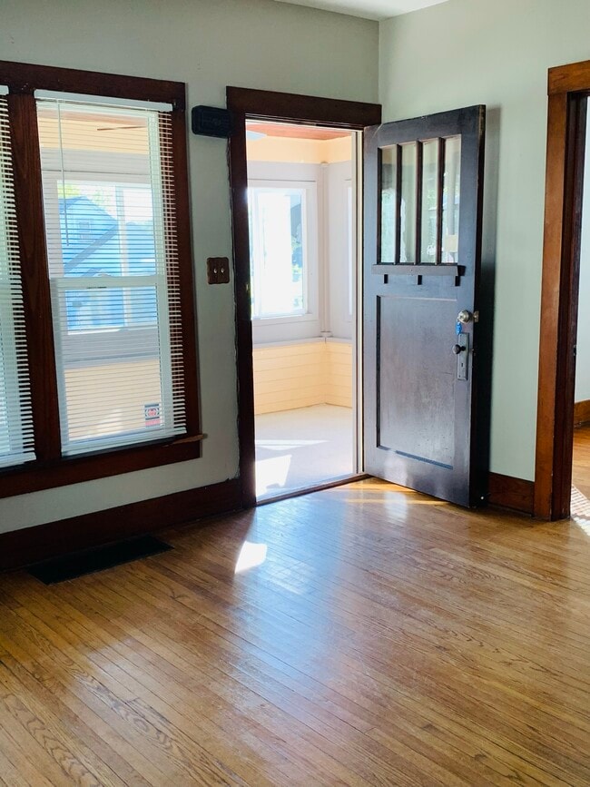 property at 854 W Avon St
