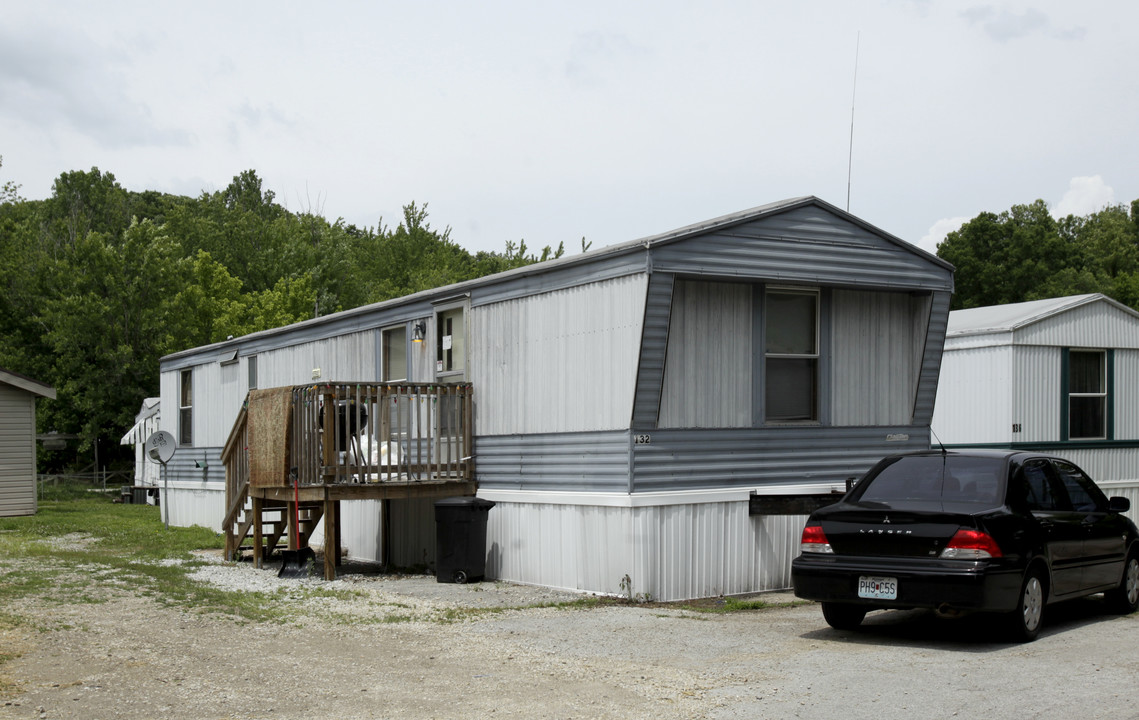 124 Babs Ln in Fenton, MO - Foto de edificio