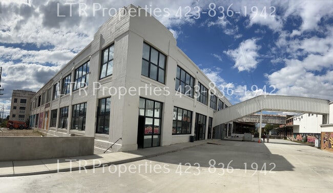 property at 1075 S Watkins St