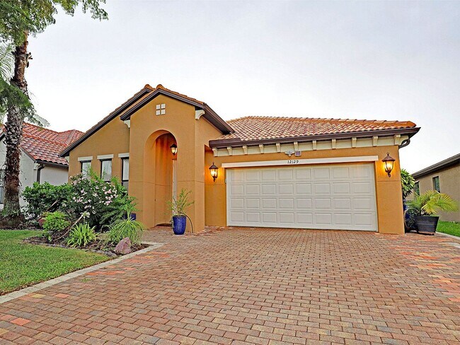 12129 Country Day Cir-Unit -12129 Country Day Cir. in Ft. Myers, FL - Building Photo - Building Photo