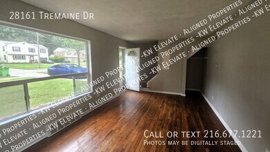 28161 Tremaine Dr in Euclid, OH - Building Photo - Building Photo