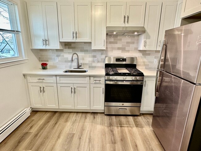 25 Harrison Ave, Unit 2