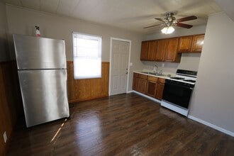 2408-2410 Flint Hills Dr in Burlington, IA - Building Photo - Building Photo