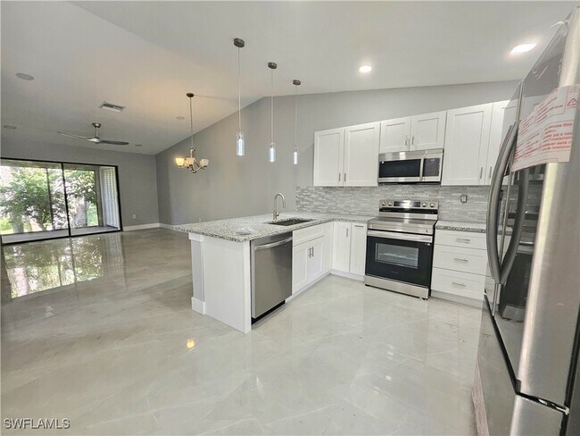 17752 Port Boca Ct in Ft. Myers, FL - Building Photo - Building Photo