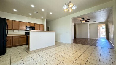 3243 S Lakeside Ridge Loop in Tucson, AZ - Building Photo - Building Photo
