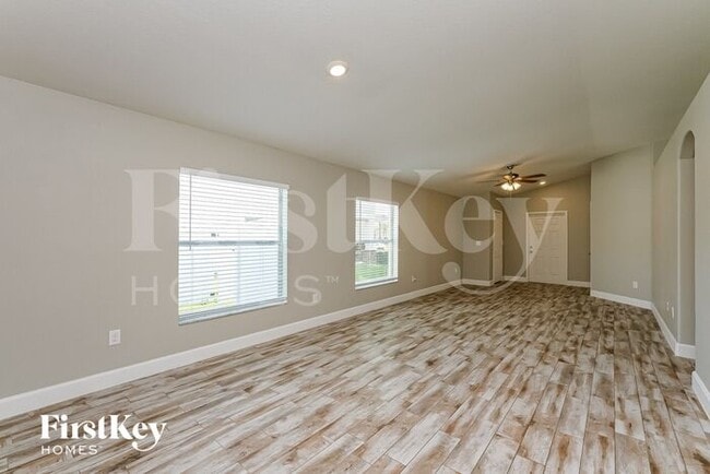 1952 Hawks View Dr in Ruskin, FL - Building Photo - Building Photo