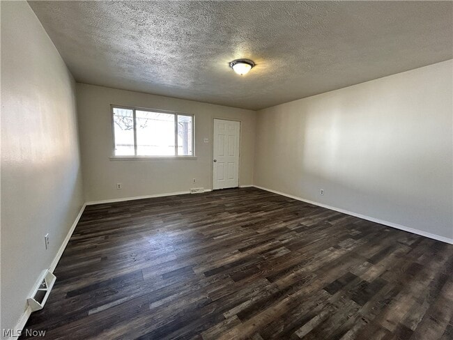 209 Maryland St in Tiltonsville, OH - Building Photo - Building Photo