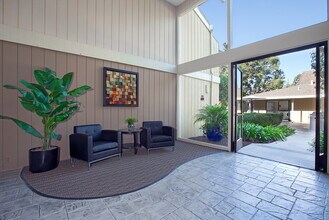 The Lofts at Pinehurst in Ventura, CA - Building Photo - Building Photo