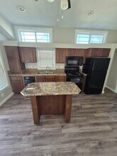 3127 Maverick Lp in Oyster Creek, TX - Building Photo - Building Photo