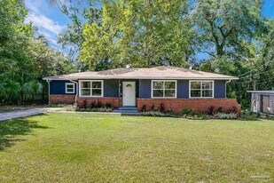 635 W Lee St in Pensacola, FL - Building Photo