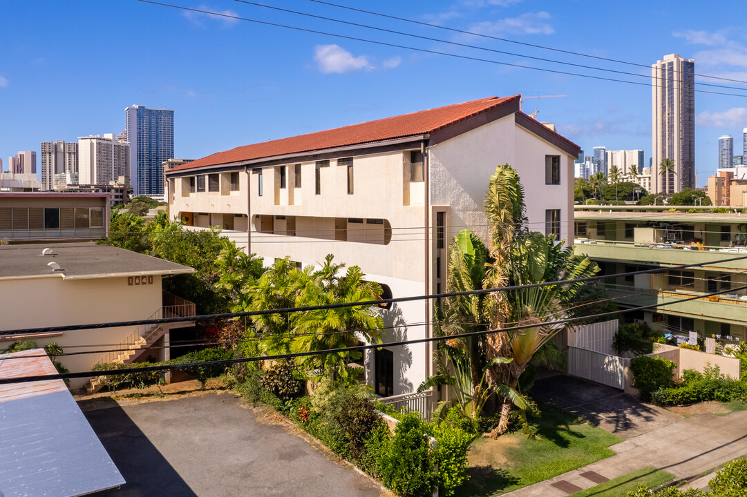 1635 Young St in Honolulu, HI - Building Photo