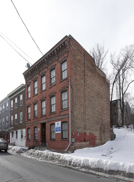 137 Clinton St in Albany, NY - Building Photo