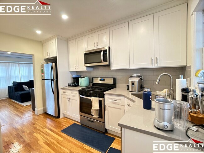 50 Lane Park, Unit 1 in Boston, MA - Foto de edificio - Building Photo