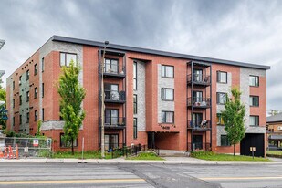 6420 Gouin Boul O in Montréal, QC - Building Photo