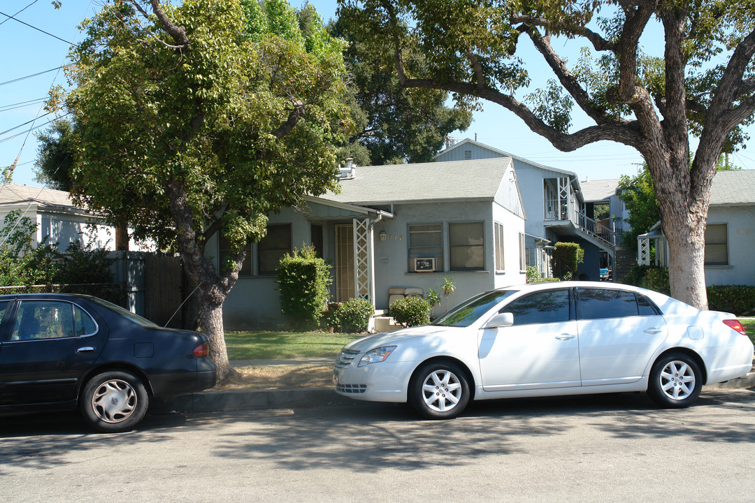 512 N Everett St in Glendale, CA - Building Photo