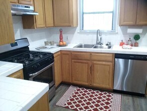 5222 W Olympic Blvd, Unit 5222 in Los Angeles, CA - Building Photo - Building Photo
