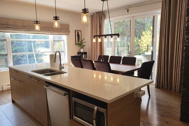 property at 305 All. Paisible