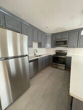 168 Humphrey St, Unit #1 in Swampscott, MA - Foto de edificio - Building Photo