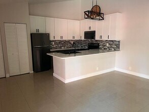 1186 Periwinkle Pl in Wellington, FL - Building Photo - Building Photo