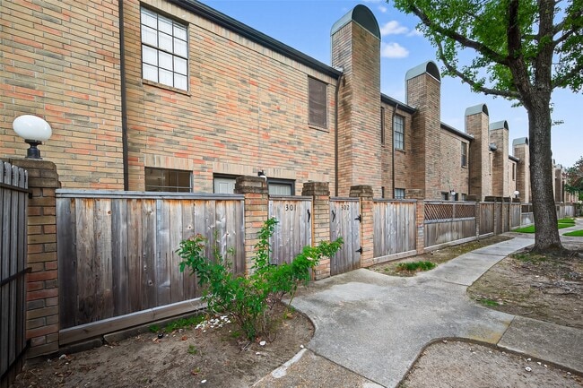 property at 9850 Pagewood Ln
