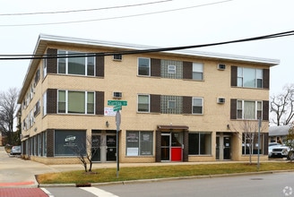 910 Curtiss St in Downers Grove, IL - Building Photo - Building Photo