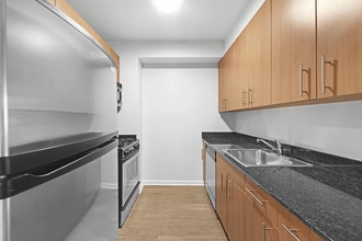 165 W 21st St, Unit 2J in New York, NY - Foto de edificio - Building Photo