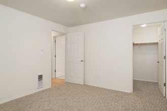 18209 96th Ave NE in Bothell, WA - Foto de edificio - Building Photo