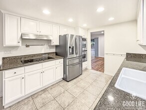 25521 Alisal Ave in Laguna Hills, CA - Building Photo - Building Photo